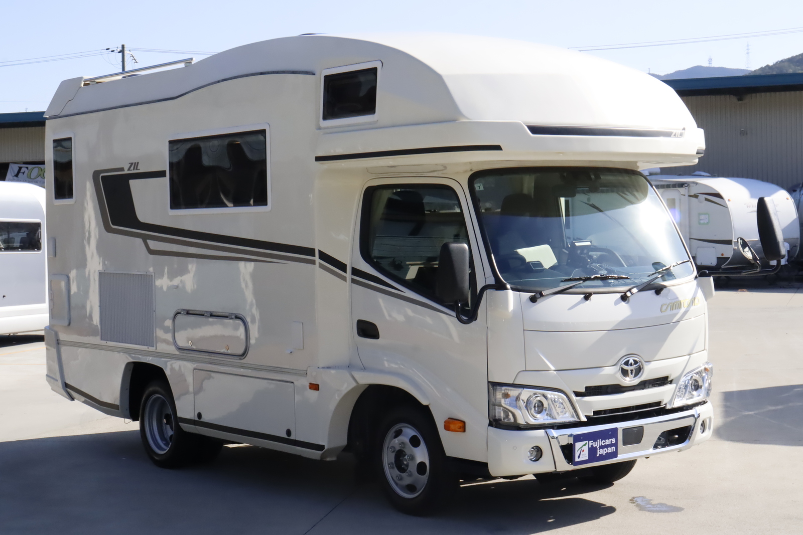 キャンピングカーキャブコン