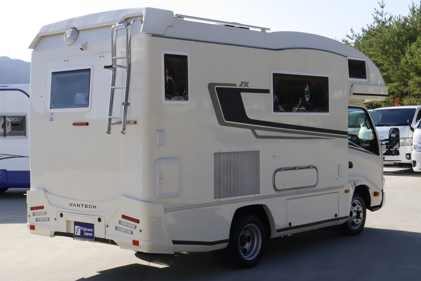 キャンピングカーキャブコン