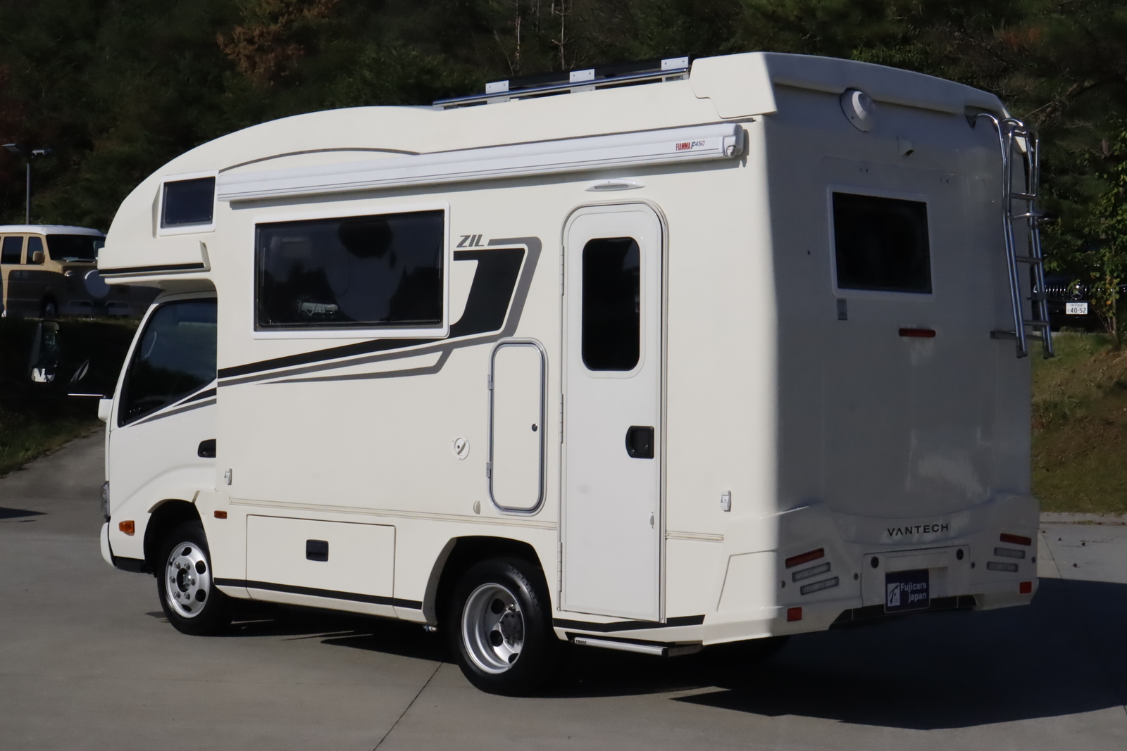 キャンピングカーキャブコン