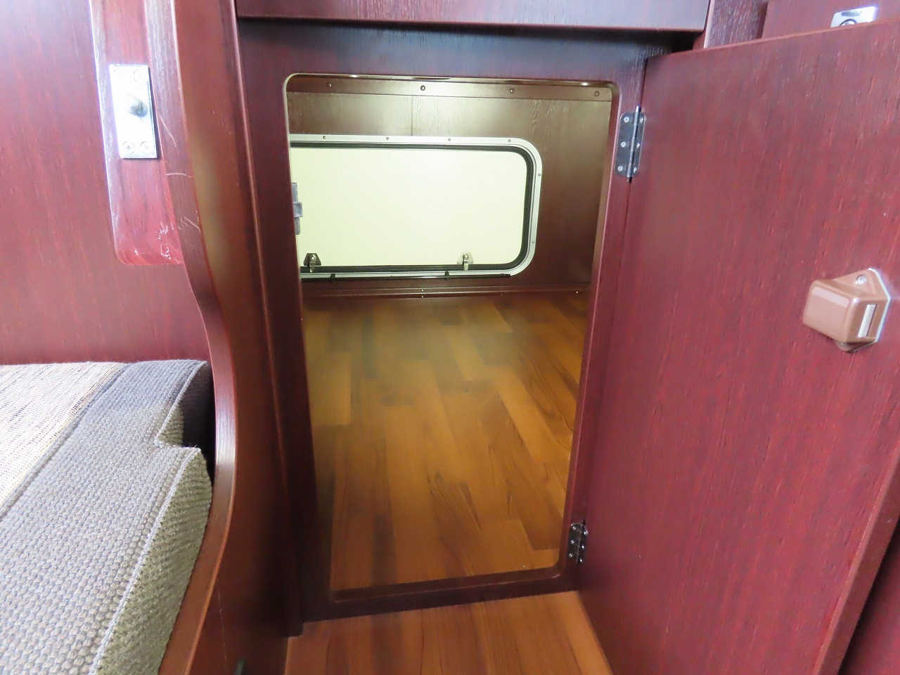 キャンピングカーキャブコン