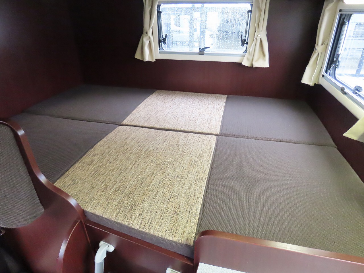 キャンピングカーキャブコン