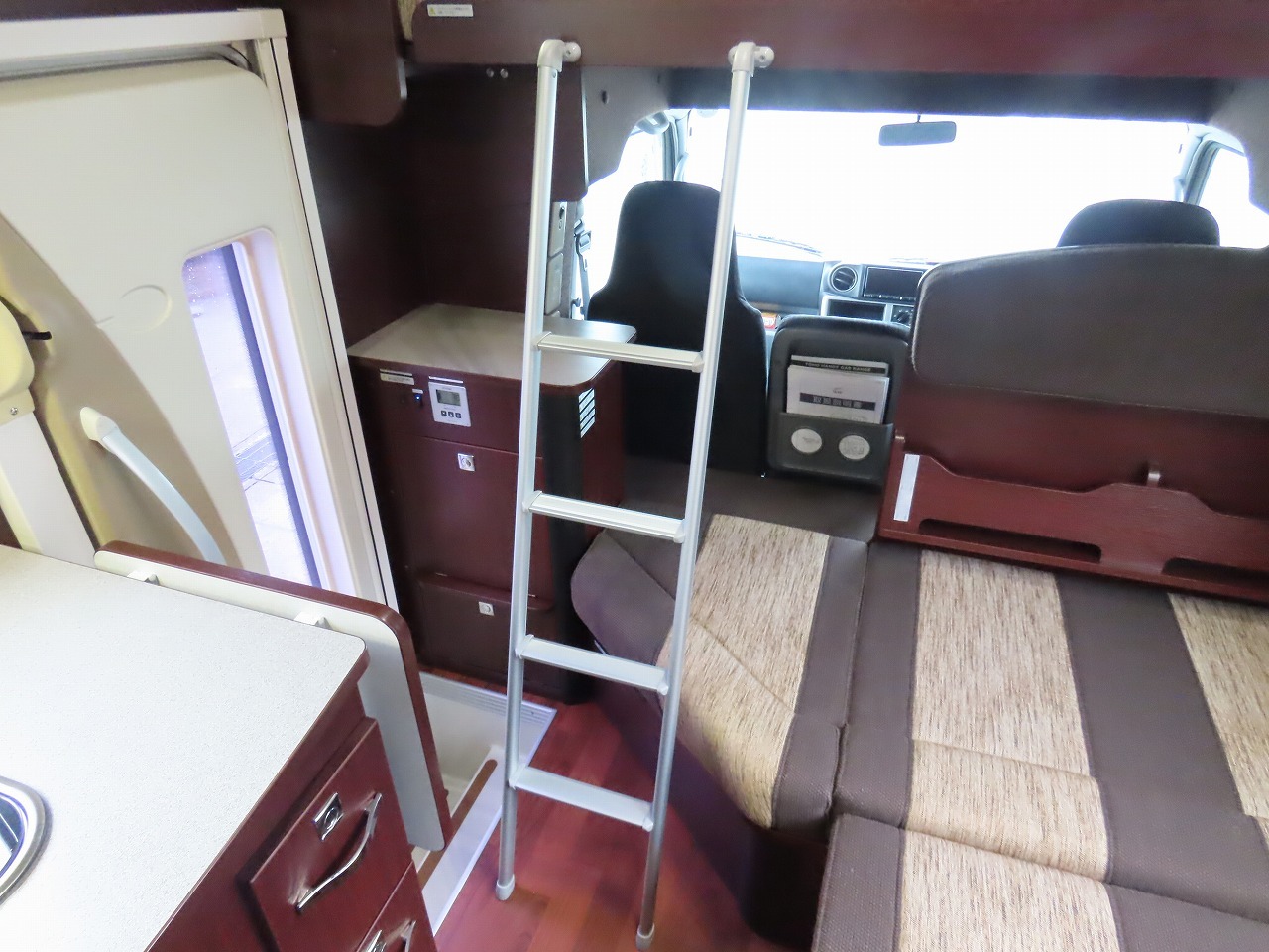 キャンピングカーキャブコン