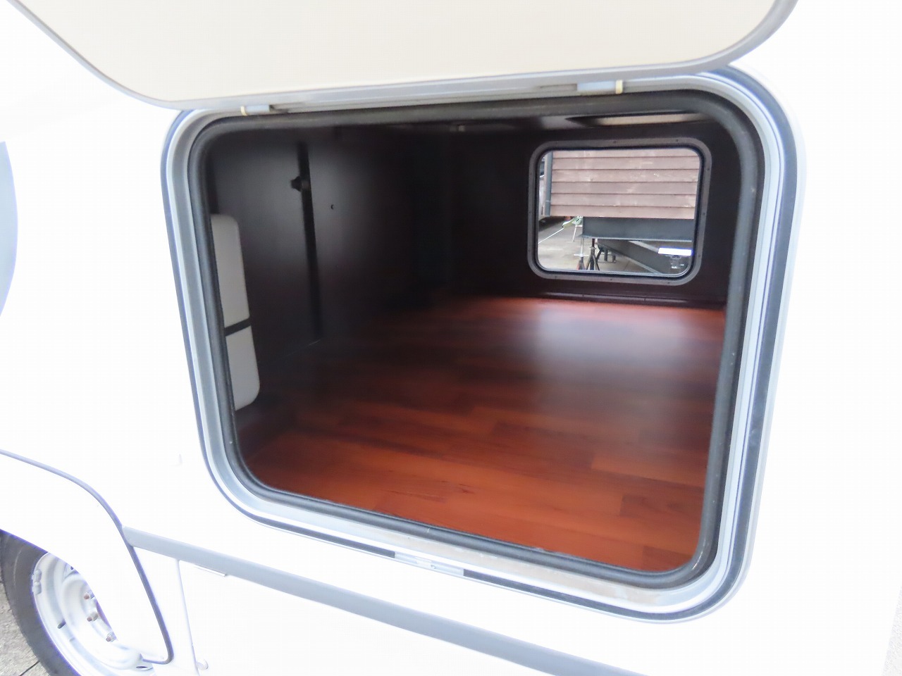 キャンピングカーキャブコン