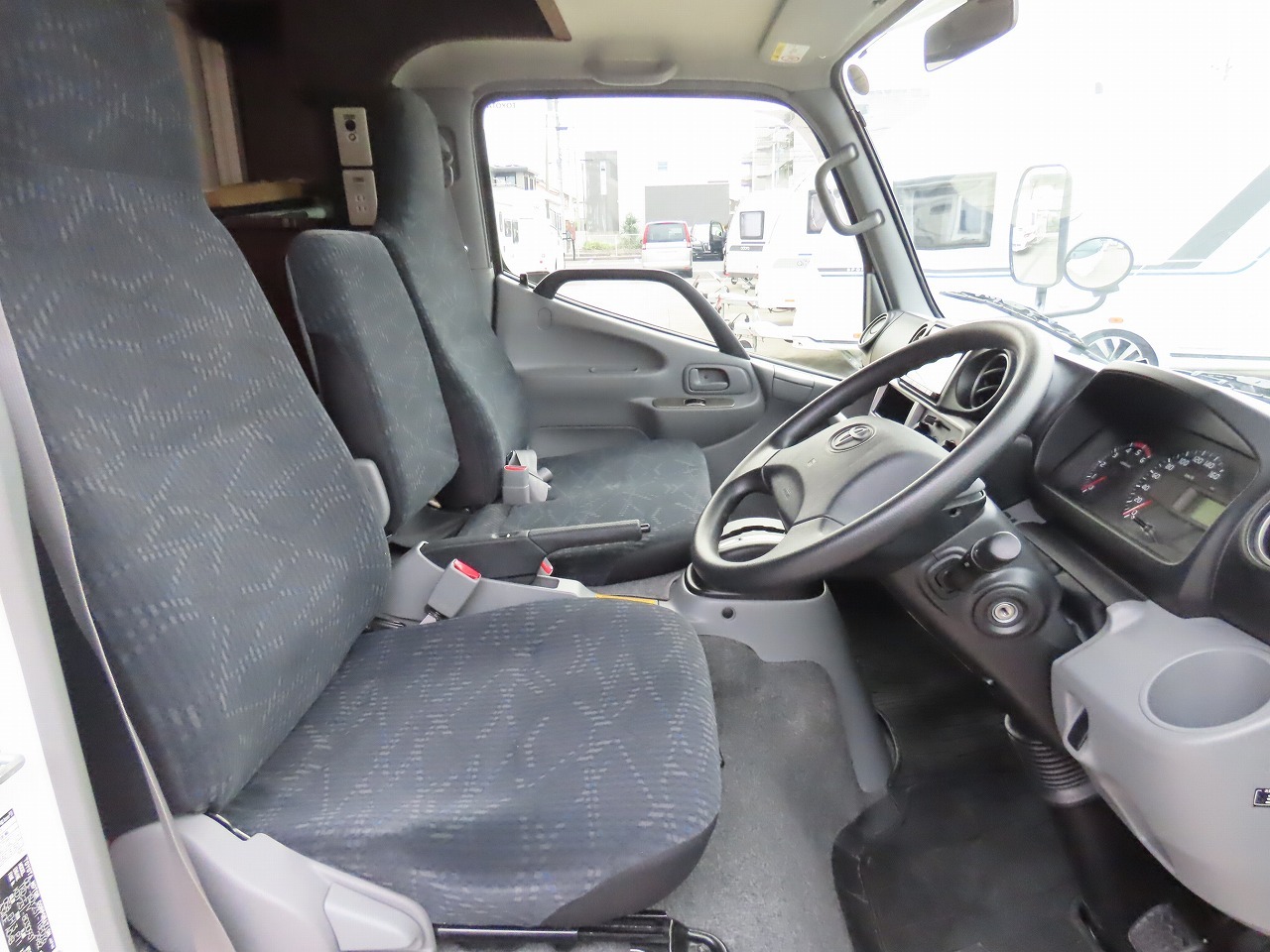 キャンピングカーキャブコン