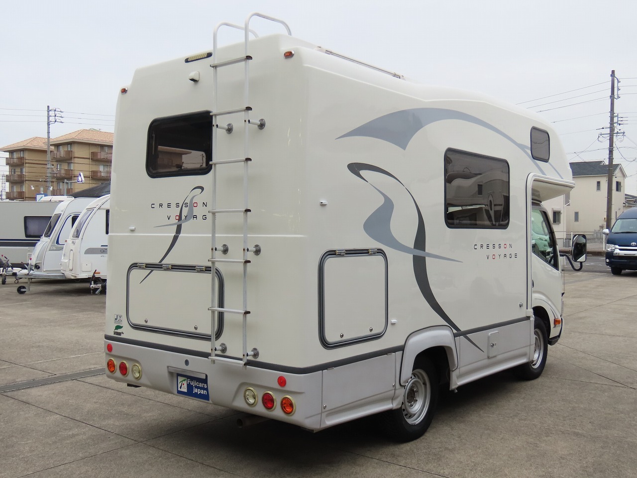 キャンピングカーキャブコン