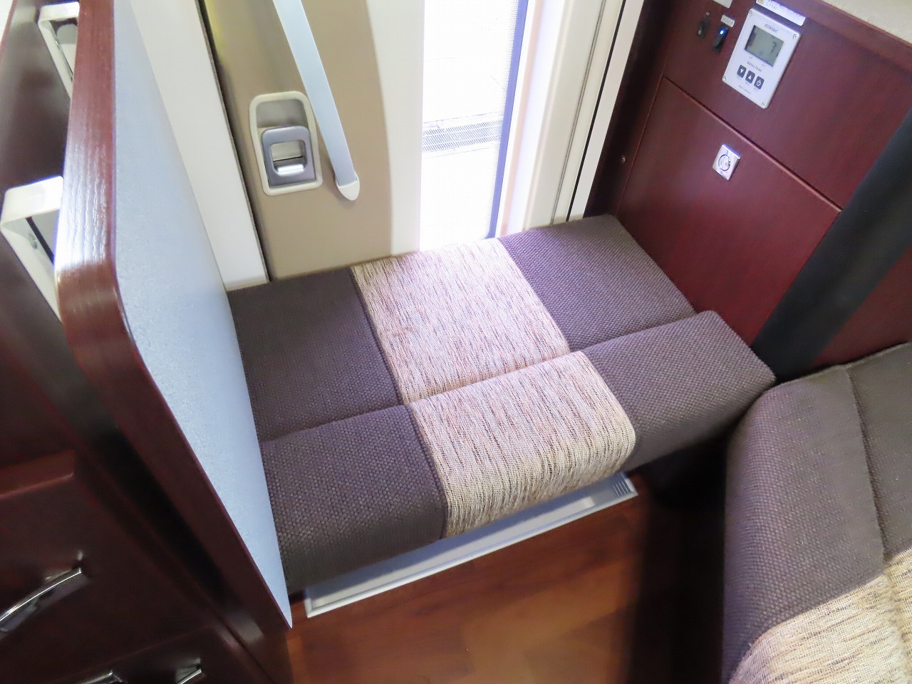 キャンピングカーキャブコン