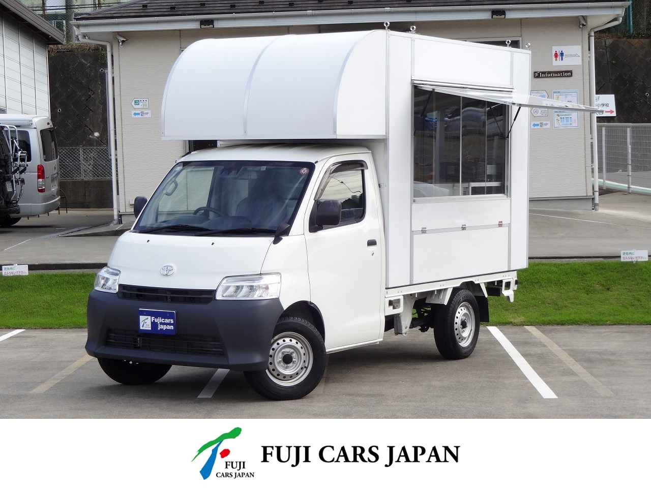 タウンエース 移動販売車 キッチンカー　フードトラックカンパニー製