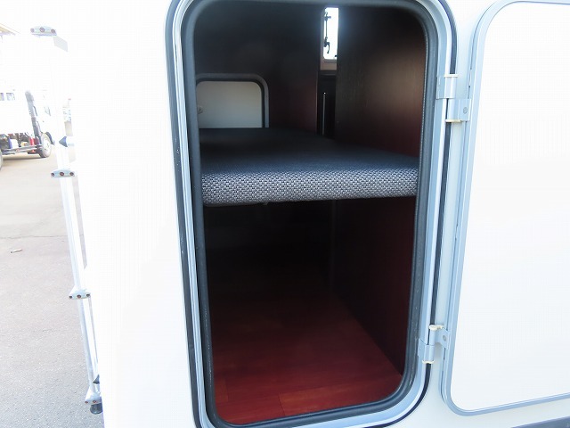 キャンピングカーキャブコン