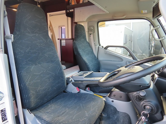 キャンピングカーキャブコン