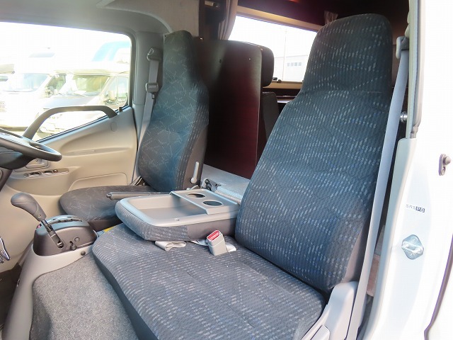 キャンピングカーキャブコン