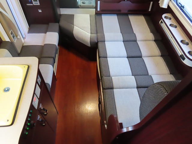 キャンピングカーキャブコン