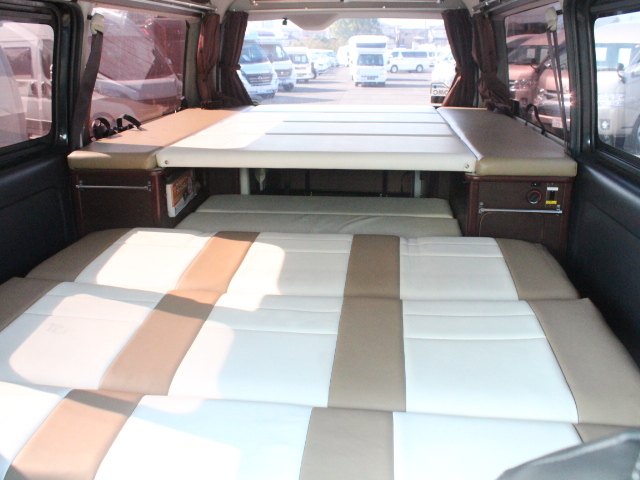 キャンピングカーバンコン