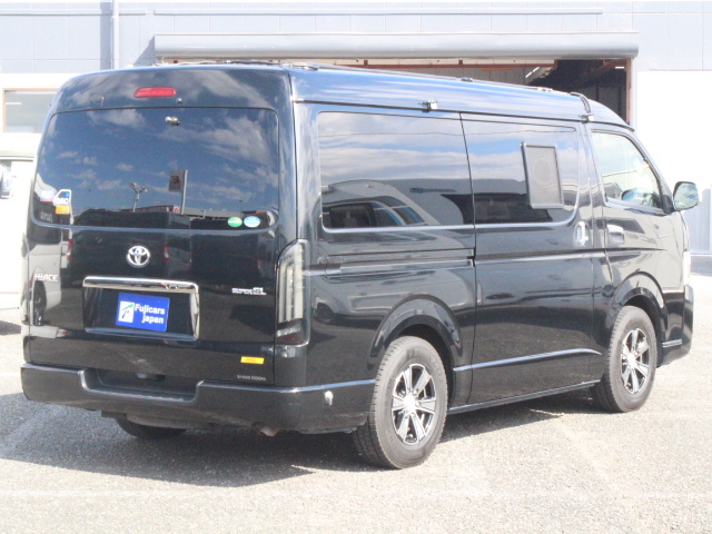 キャンピングカーバンコン