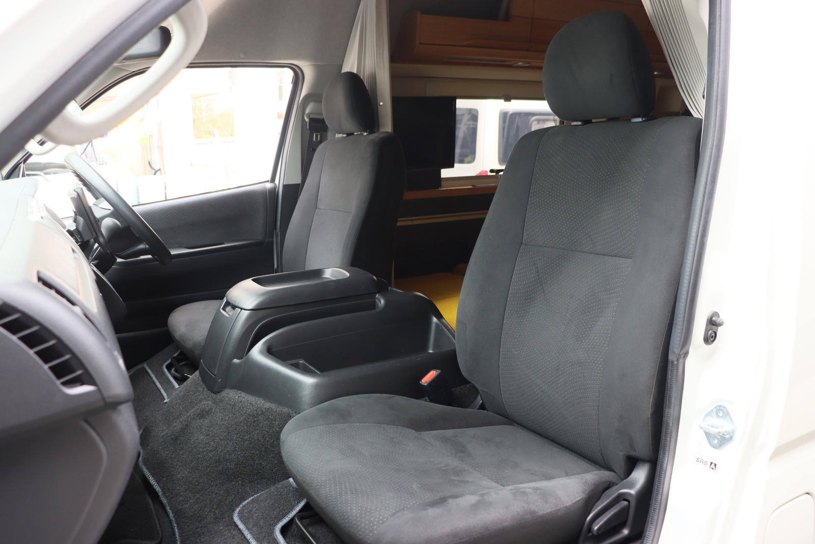 キャンピングカーバンコン