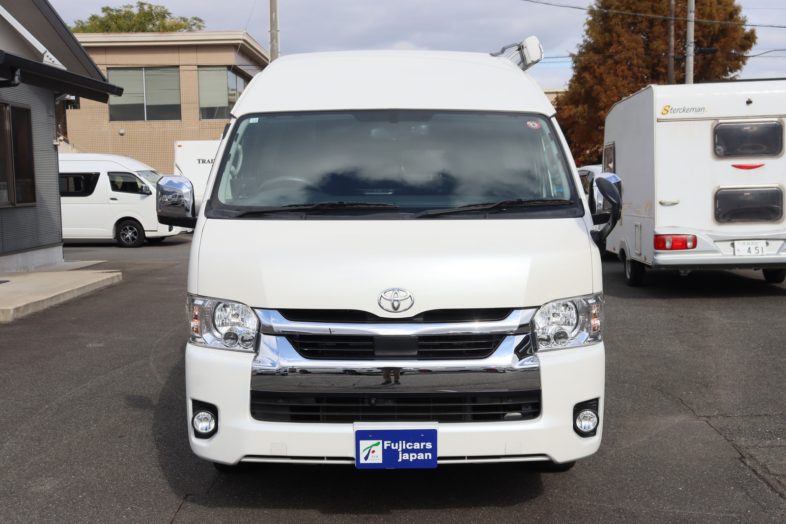 キャンピングカーバンコン