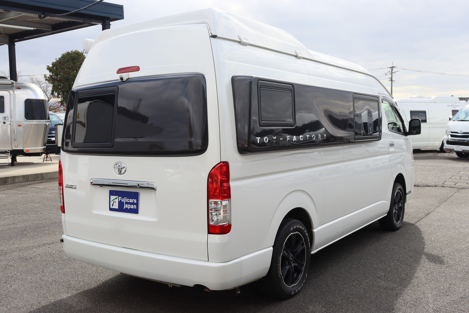 キャンピングカーバンコン