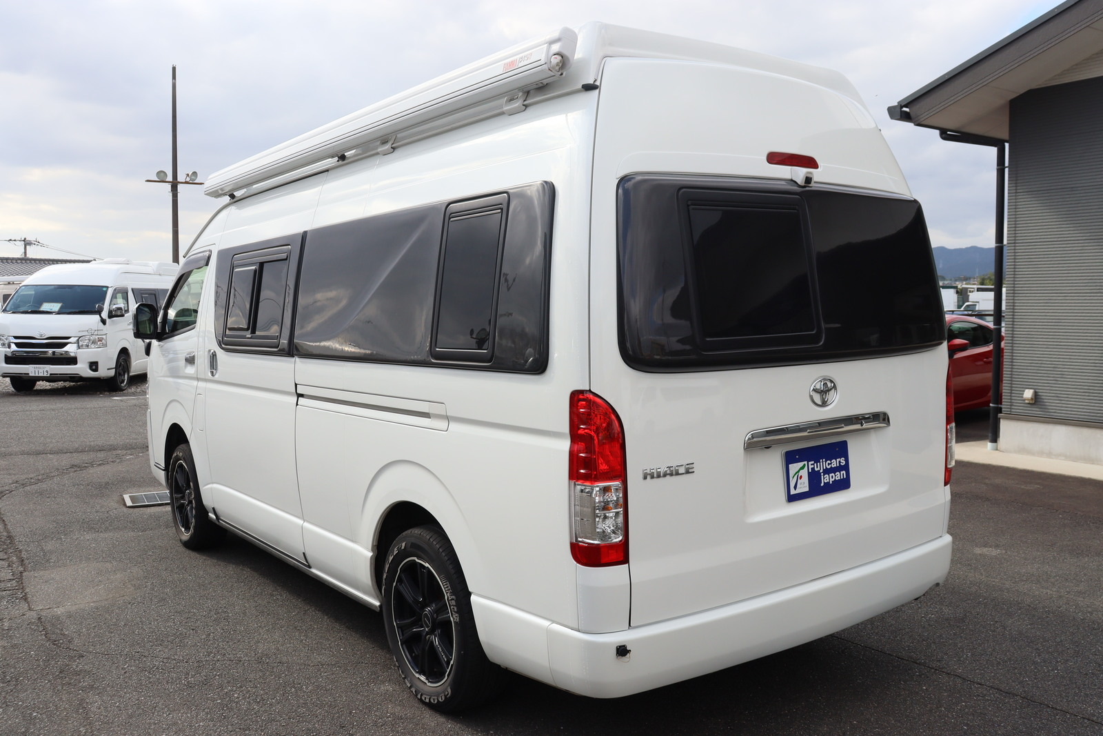 キャンピングカーバンコン