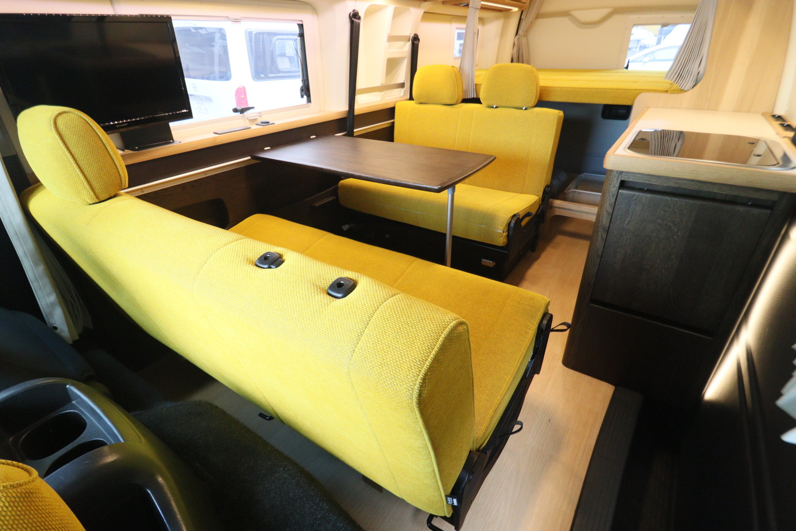 キャンピングカーバンコン