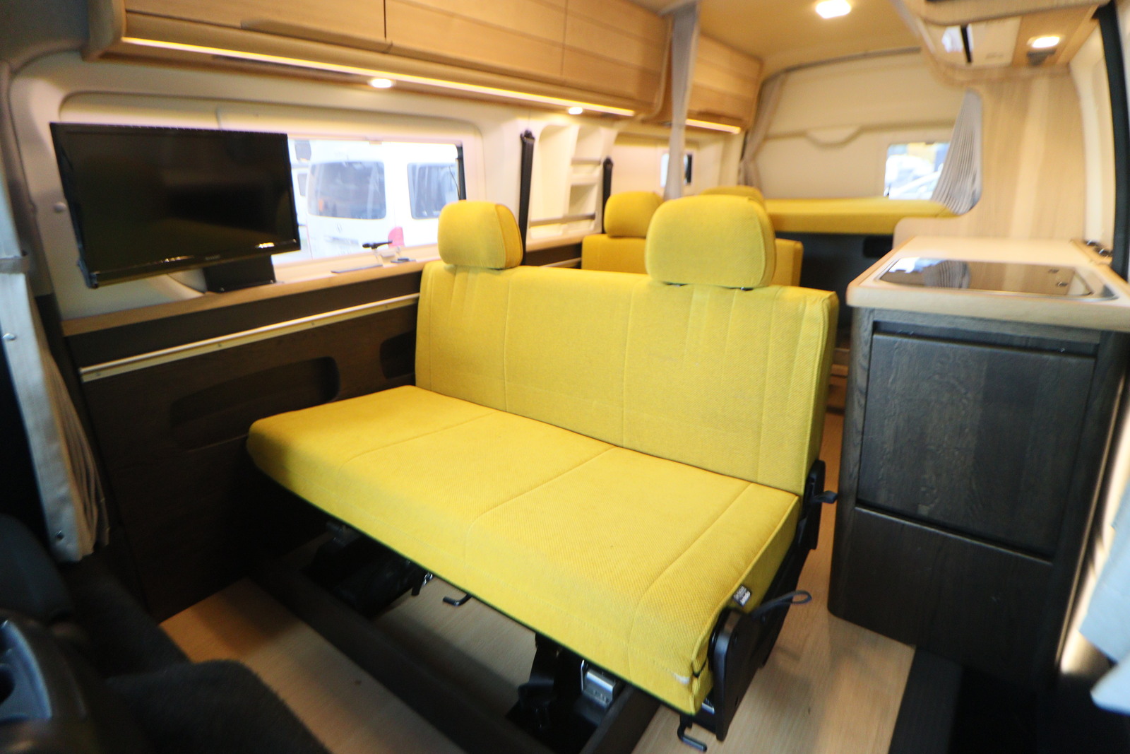 キャンピングカーバンコン