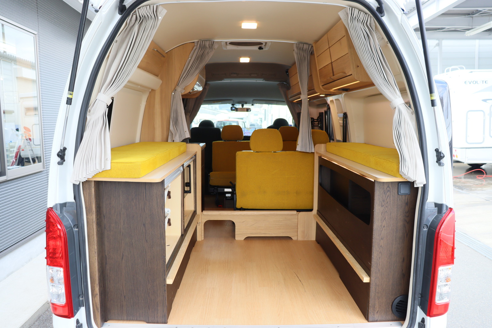 キャンピングカーバンコン