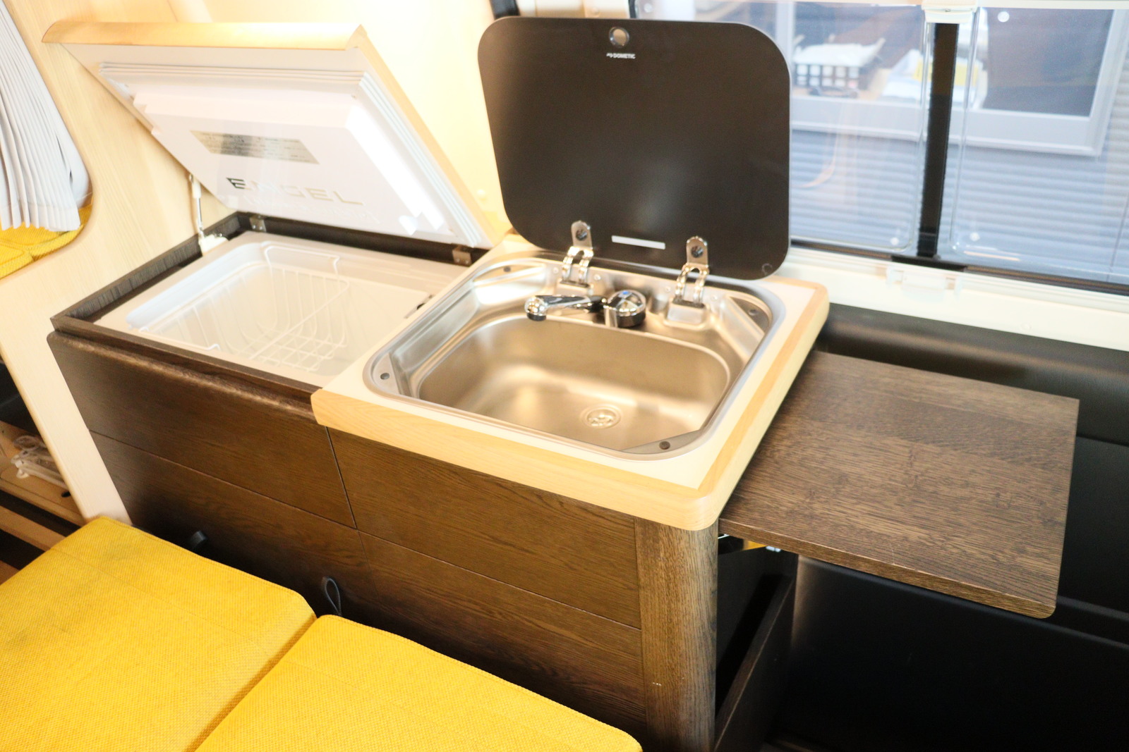 キャンピングカーバンコン