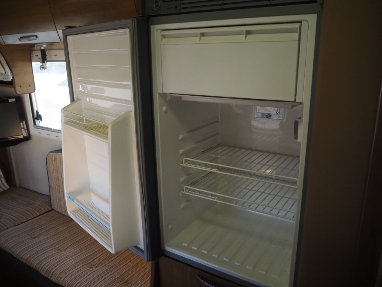 キャンピングカーキャブコン