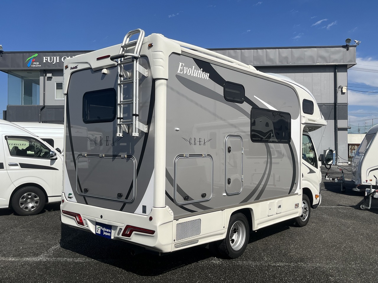 キャンピングカーキャブコン