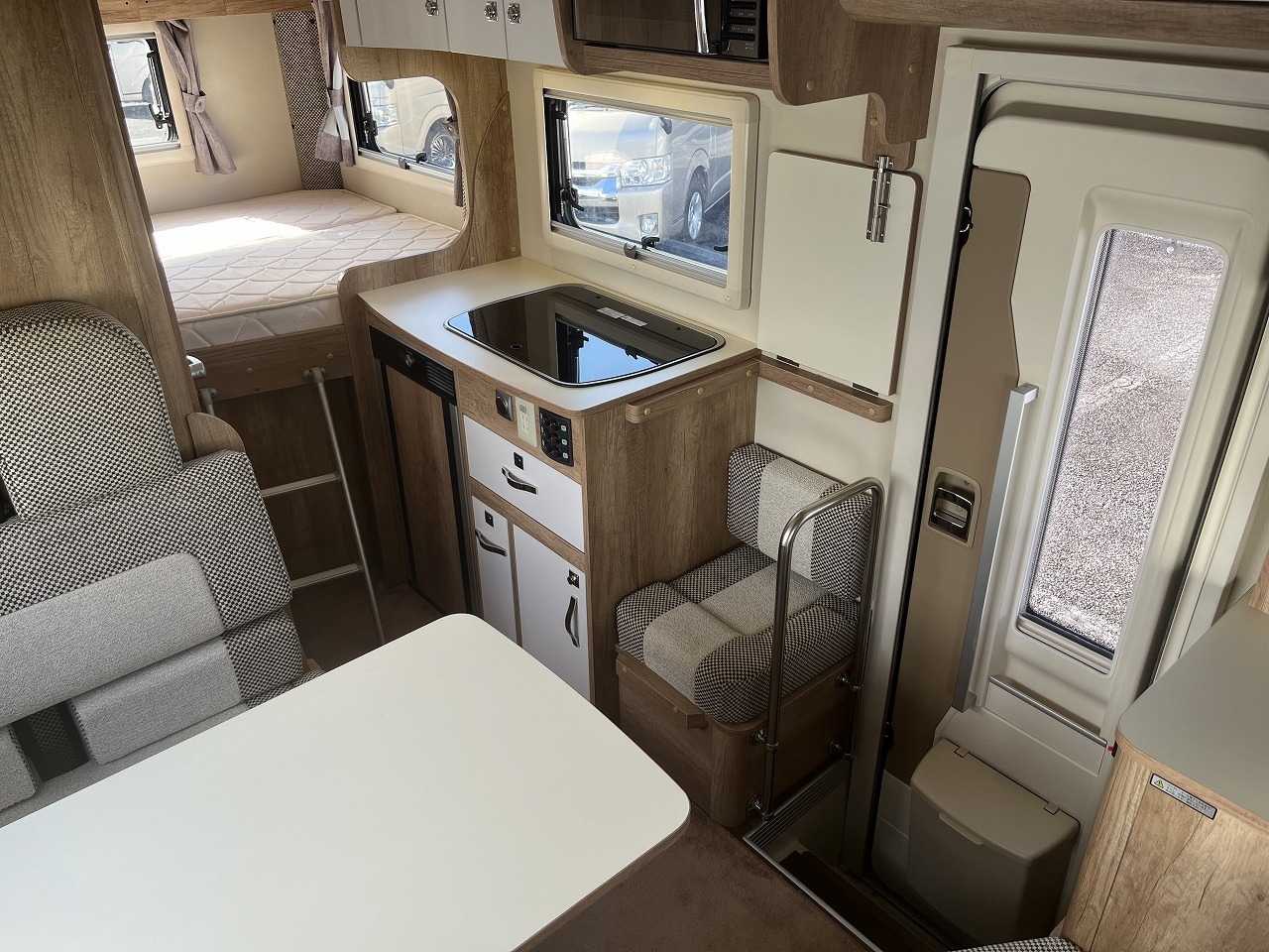 キャンピングカーキャブコン