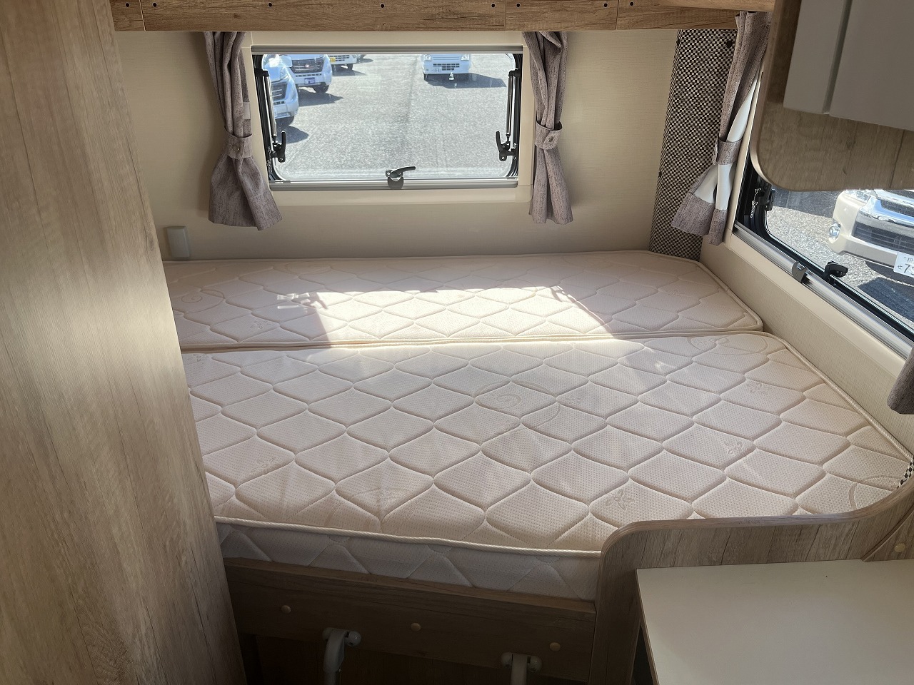 キャンピングカーキャブコン