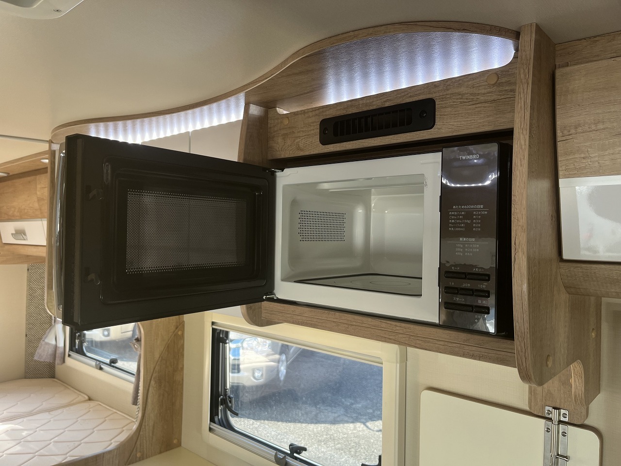 キャンピングカーキャブコン