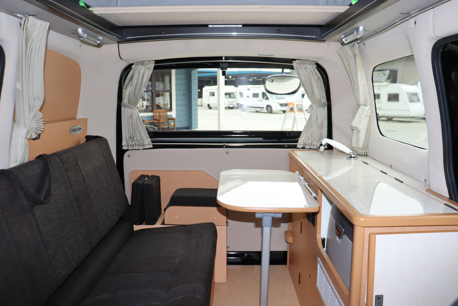 キャンピングカーバンコン