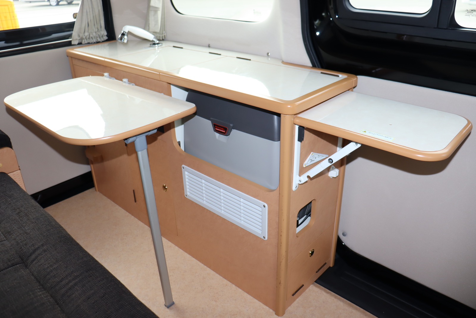 キャンピングカーバンコン