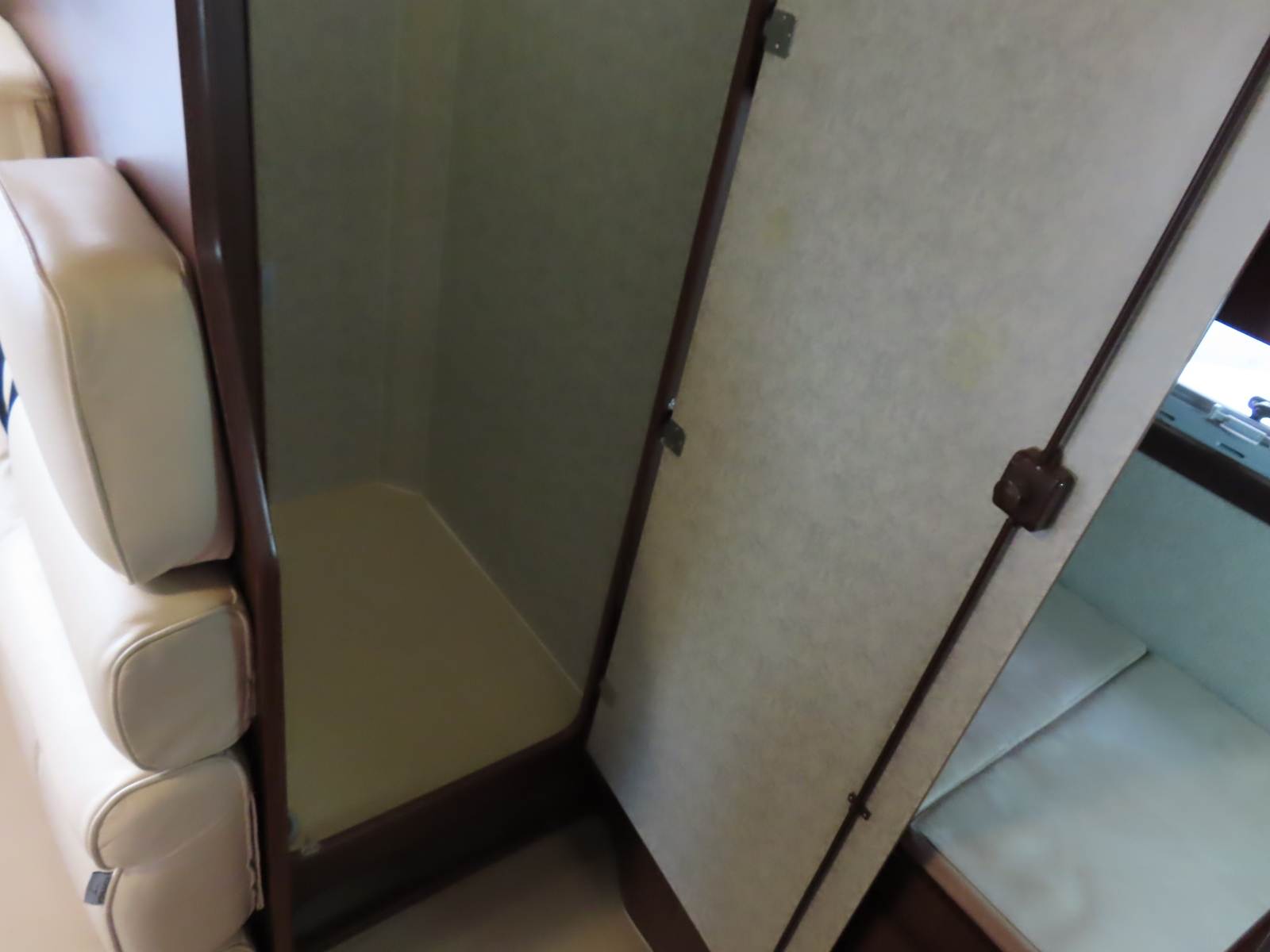 キャンピングカーキャブコン