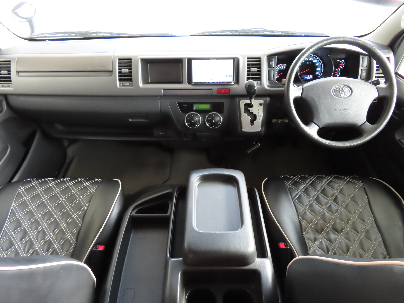 キャンピングカーキャブコン