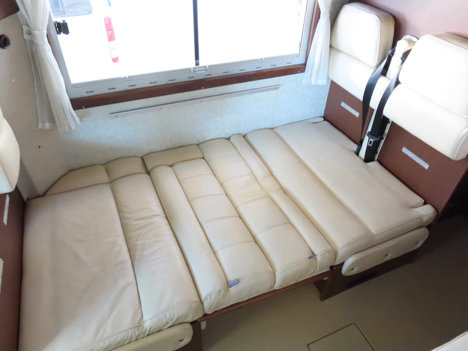 キャンピングカーキャブコン