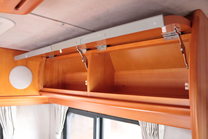 キャンピングカー軽キャンパー