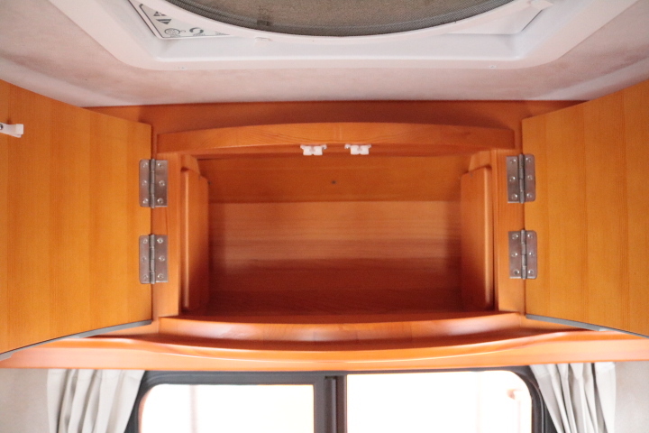 キャンピングカー軽キャンパー