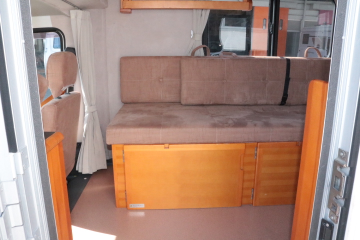 キャンピングカー軽キャンパー