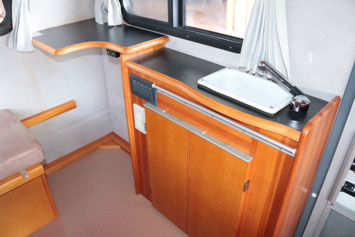 キャンピングカー軽キャンパー