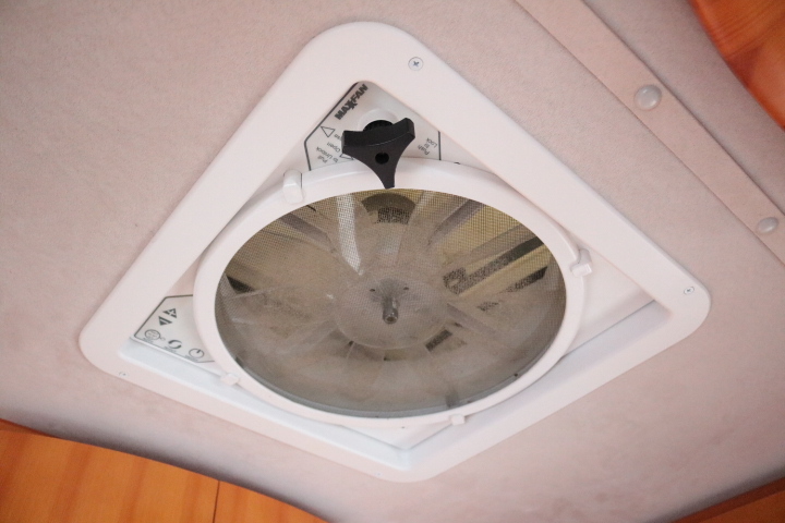 キャンピングカー軽キャンパー