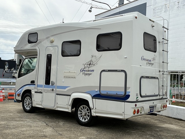 キャンピングカーキャブコン