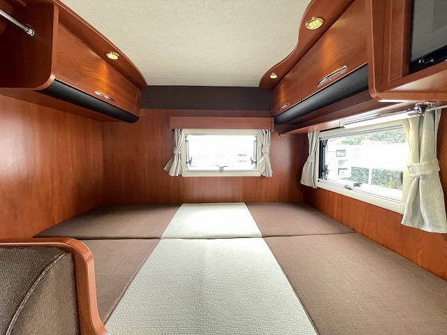 キャンピングカーキャブコン