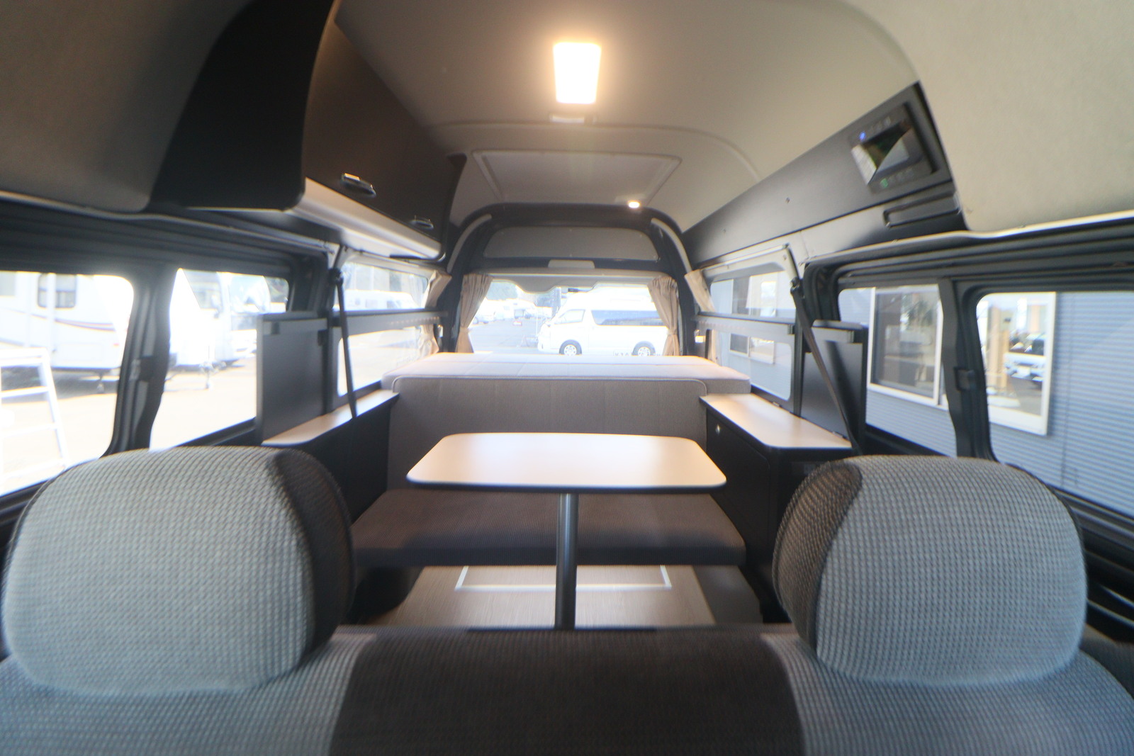 キャンピングカーバンコン