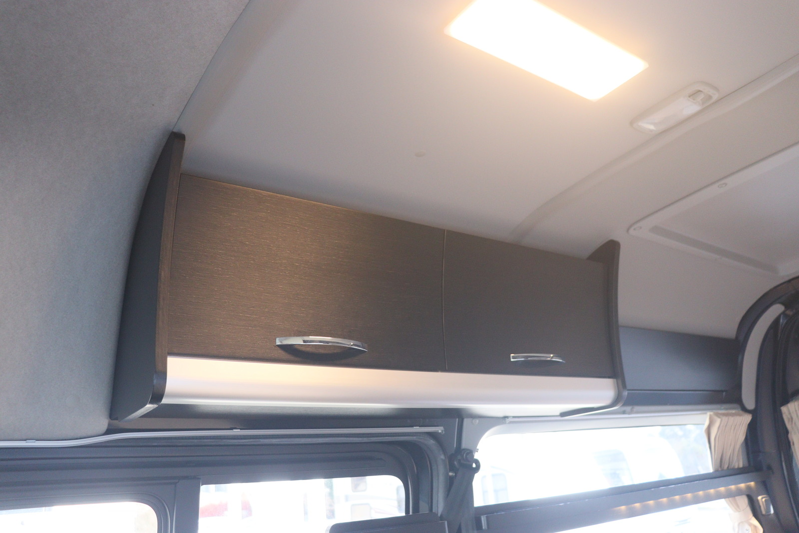 キャンピングカーバンコン