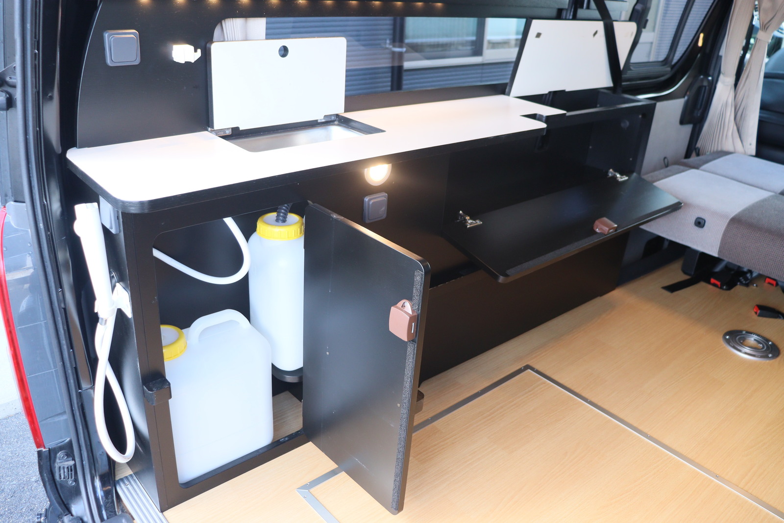 キャンピングカーバンコン