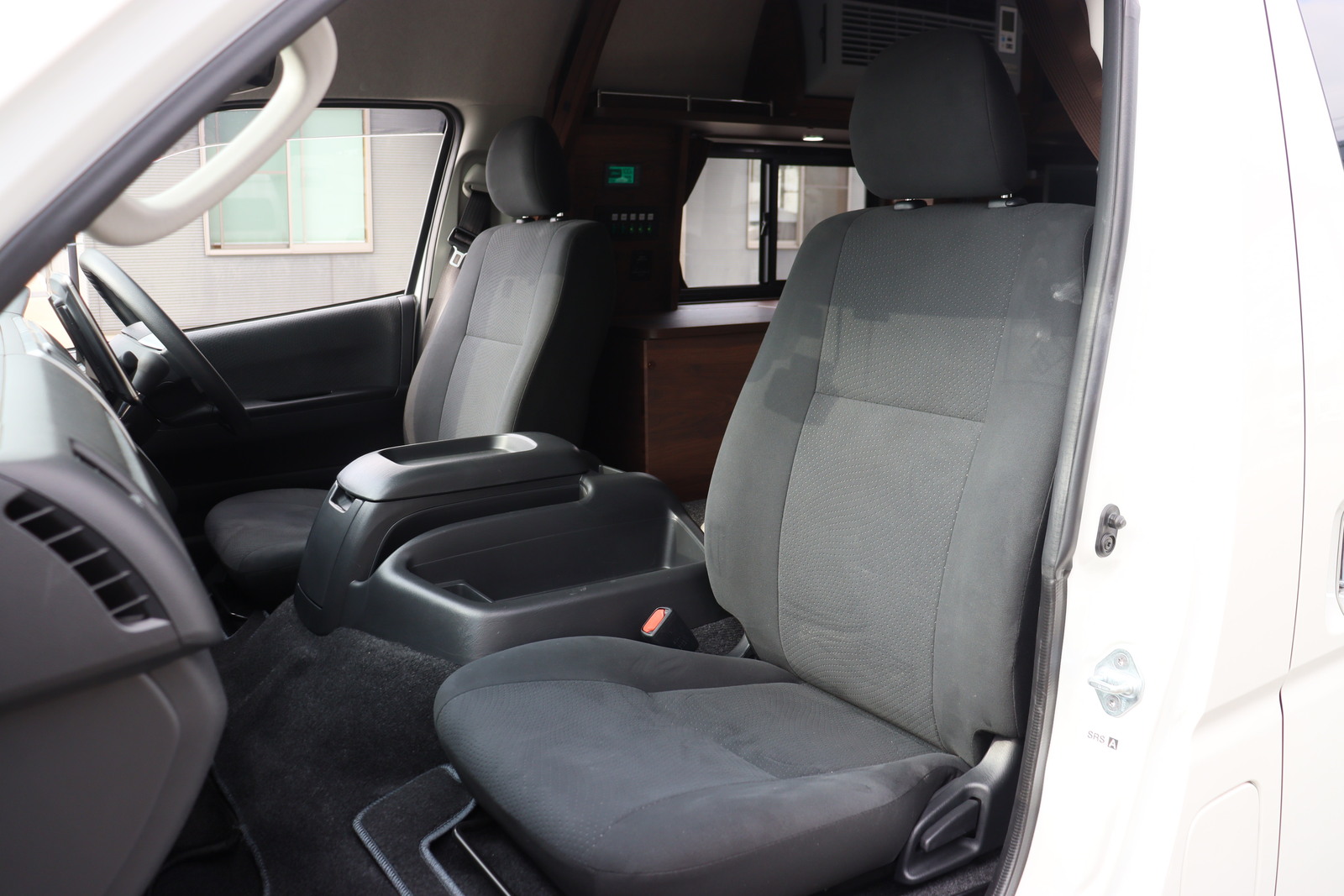 キャンピングカーバンコン