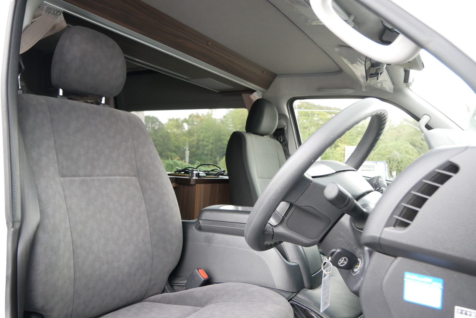 キャンピングカーバンコン