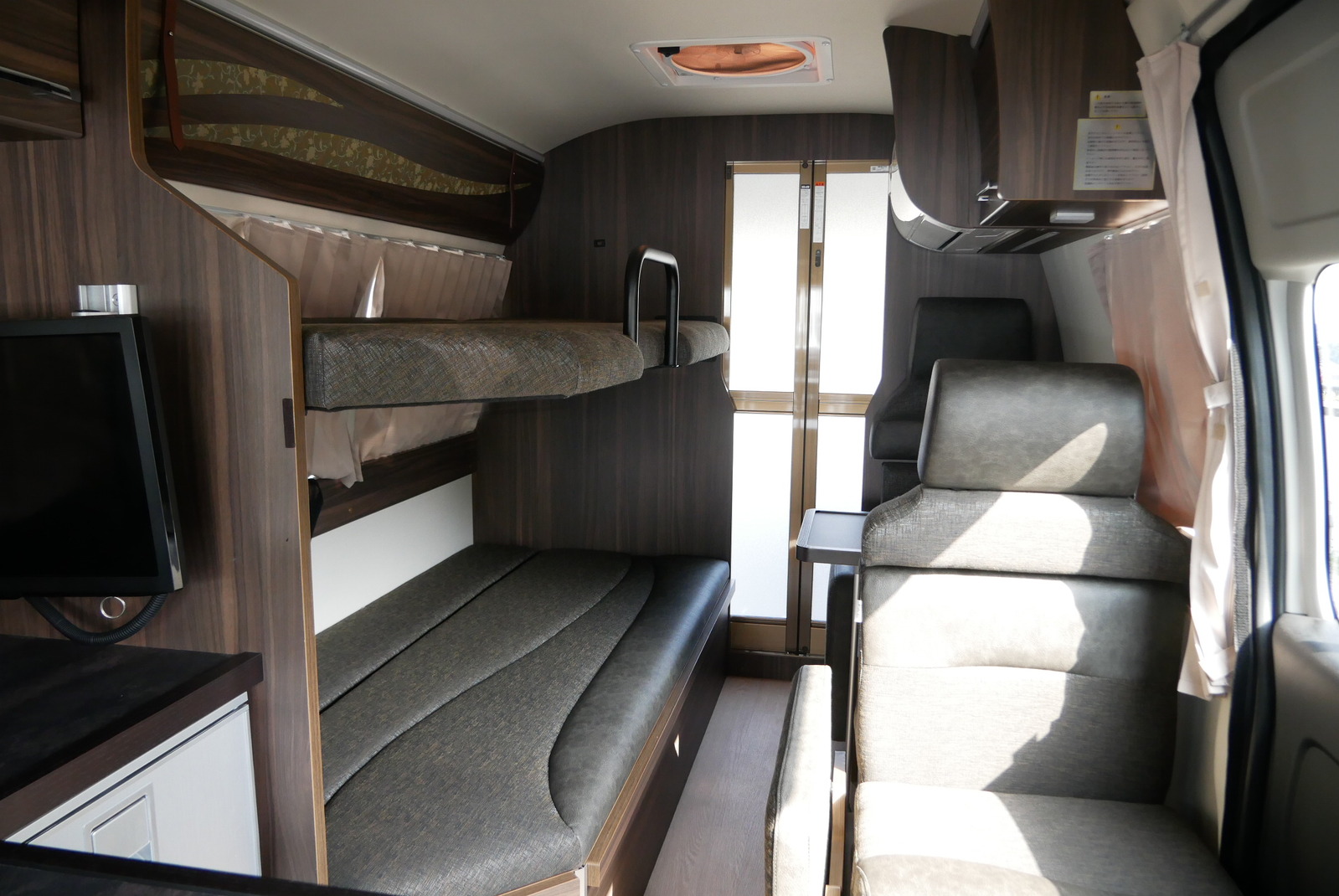 キャンピングカーバンコン