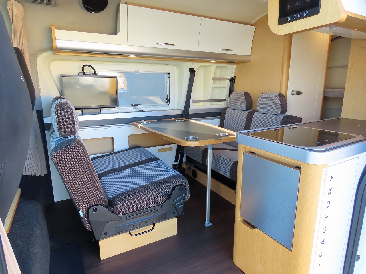 キャンピングカーバンコン