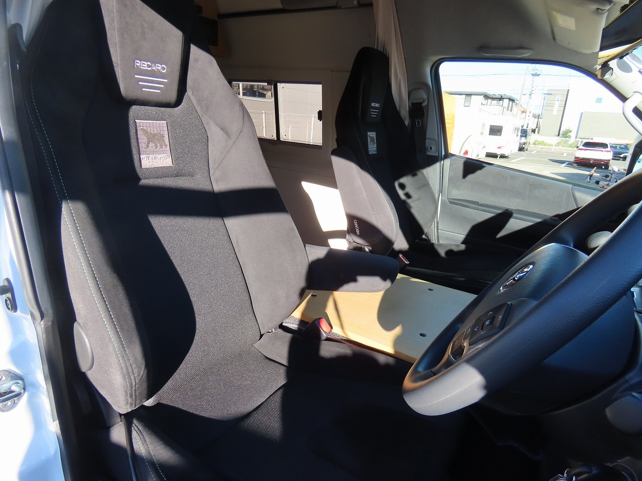 キャンピングカーバンコン